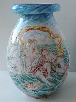 Ceramiche d-Arte di Albisola - Grande vaso dipinto con un trionfo di Venere. 
